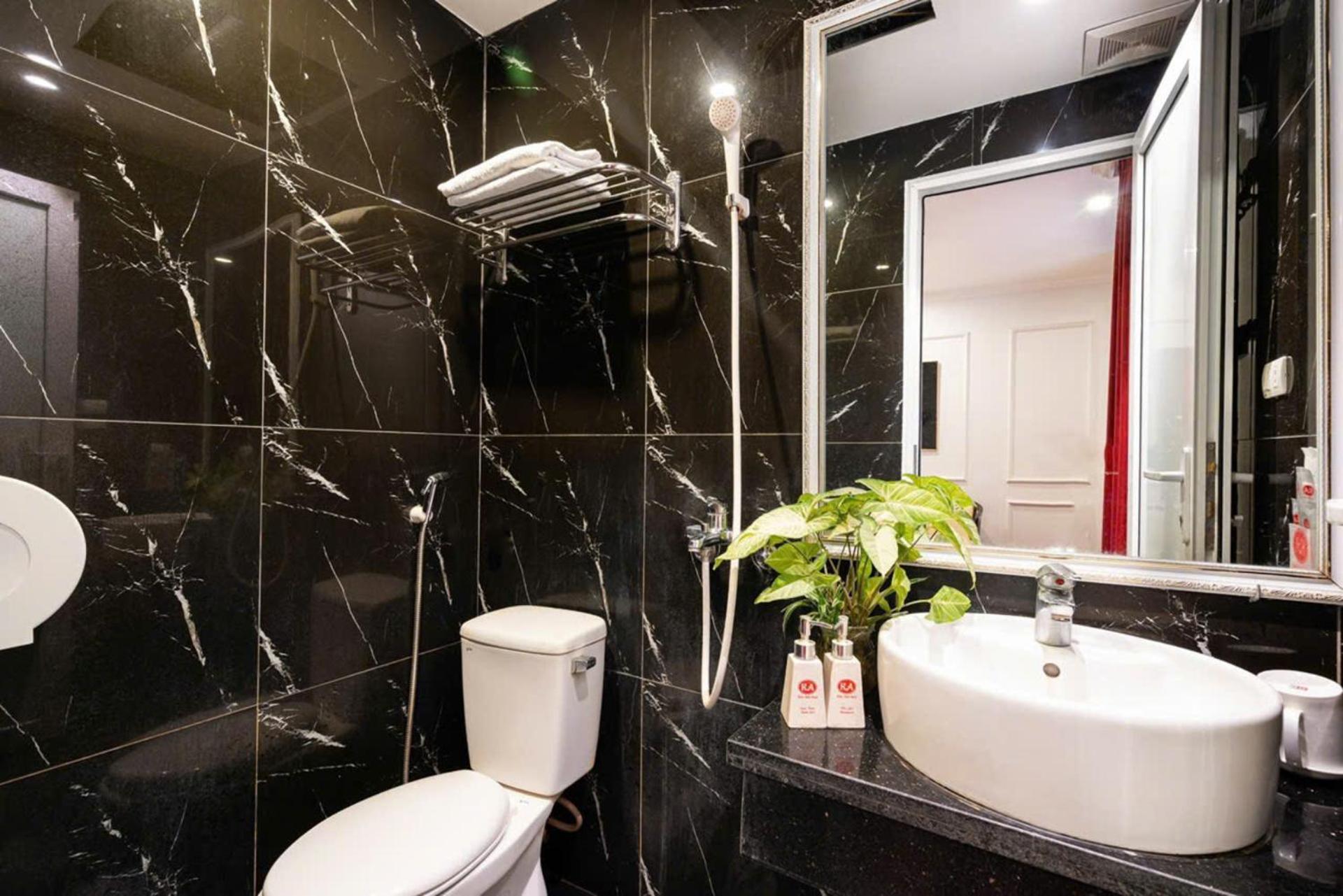 Kieu Anh Hotel Ha Noi Hanoi Buitenkant foto