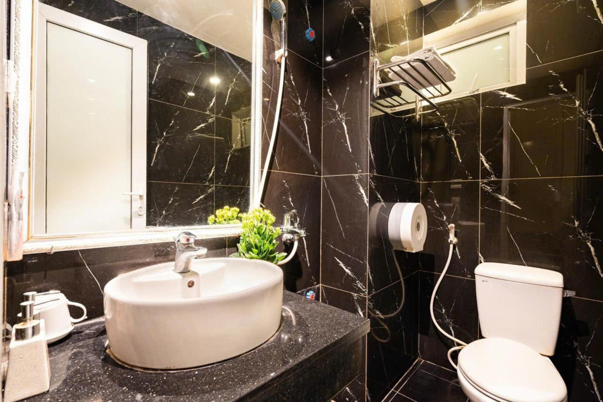 Kieu Anh Hotel Ha Noi Hanoi Buitenkant foto